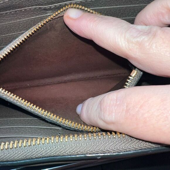 Chloe Rock Calfskin Party Long Zip Wallet with FULL INCLUSION - Picture 11 of 16